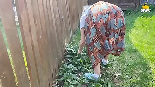 Mature Married MILF got Stuck in the Fence, a Neighbor Helped increased by Fucked Her.